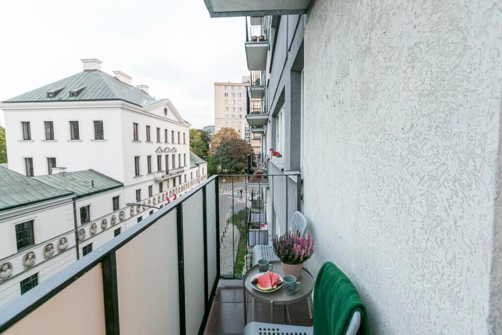 Piekne, Przestronne Mieszkanie Przy Placu Teatralnym. Varšava Exteriér fotografie